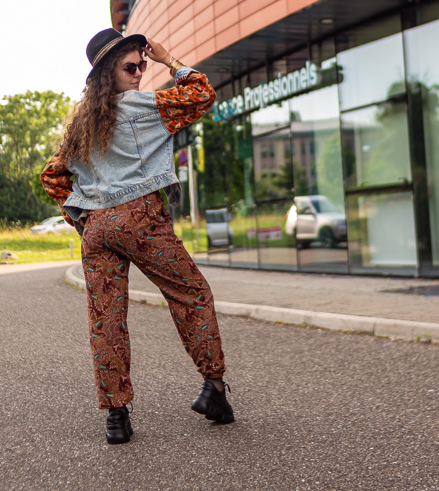 pantalon cargo boheme chic à motifs ethnique