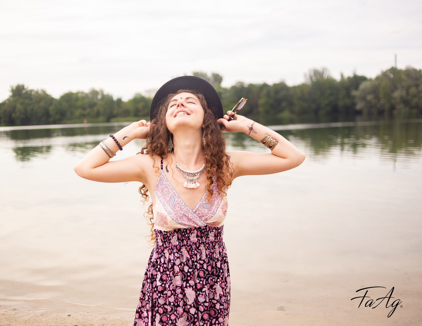 robe hippie chic noire et rose