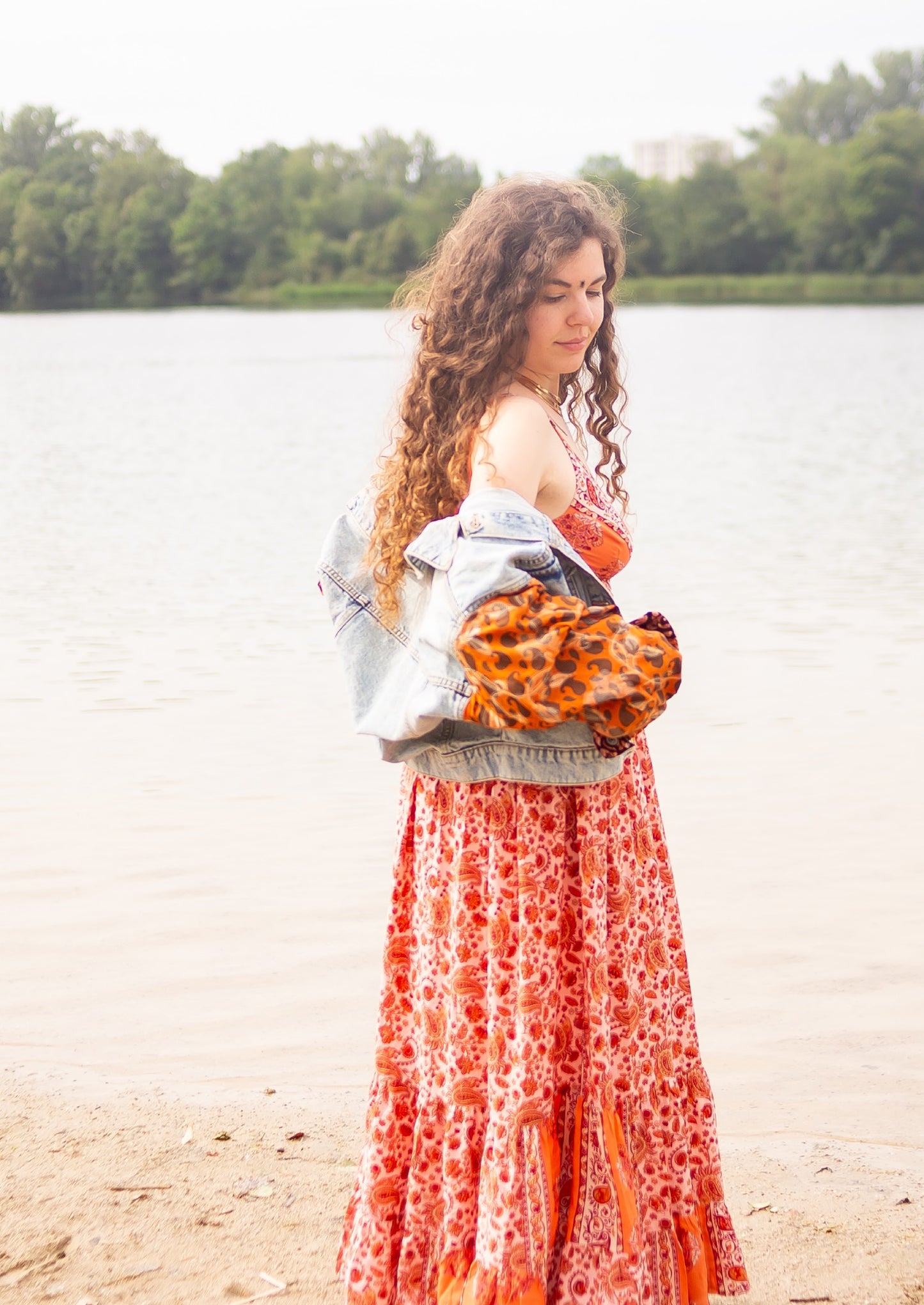 veste en jeans motifs ethniques